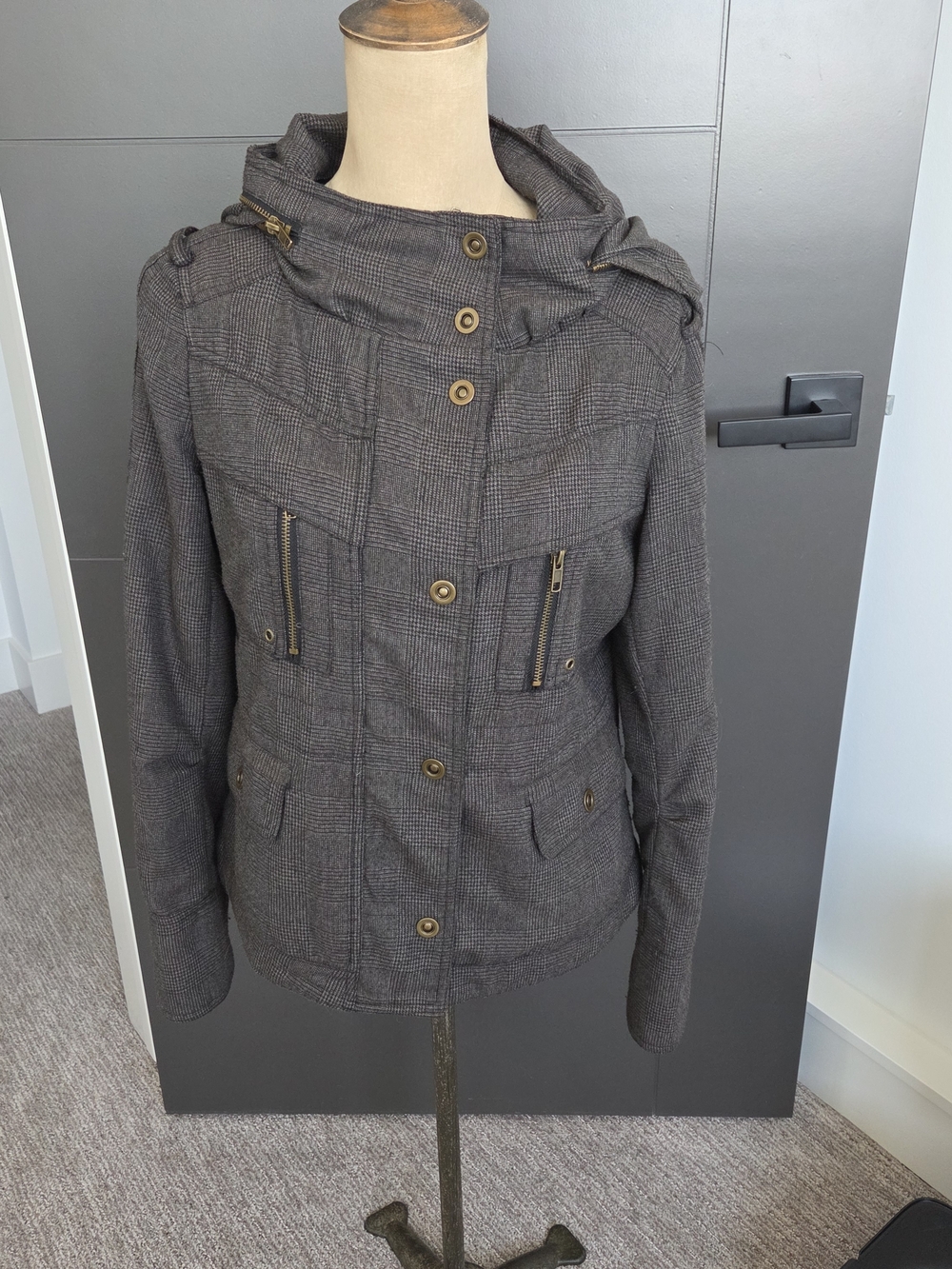 le chateau Plaid Utility Jacket in Gray